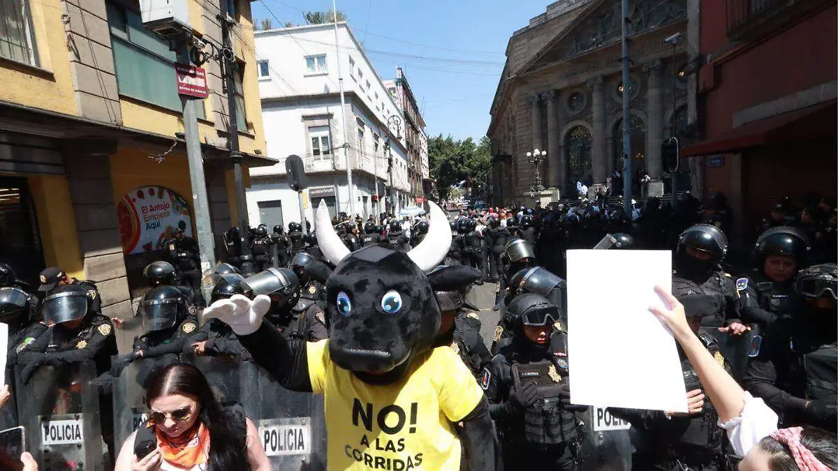 Congreso CDMX_toros_02